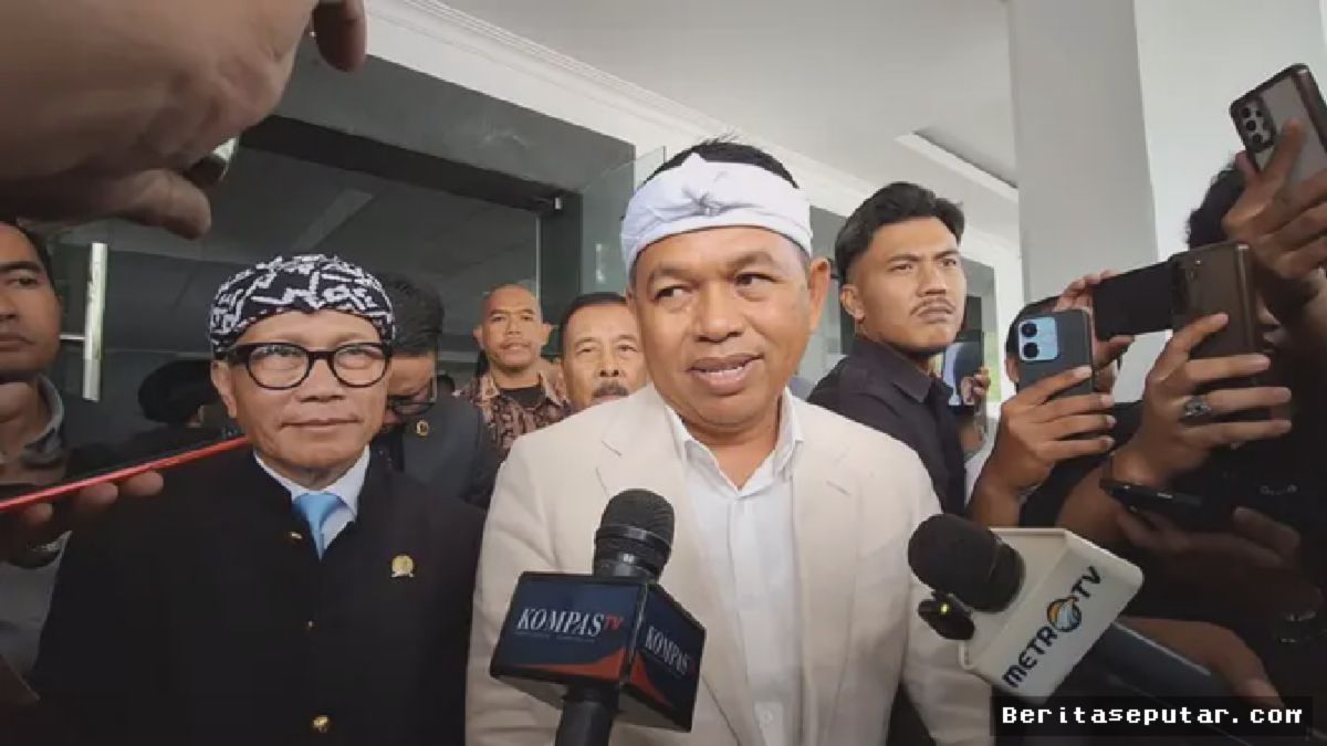 Dedi Mulyadi Serahkan Bonus Rp1 Miliar untuk Persib Bandung