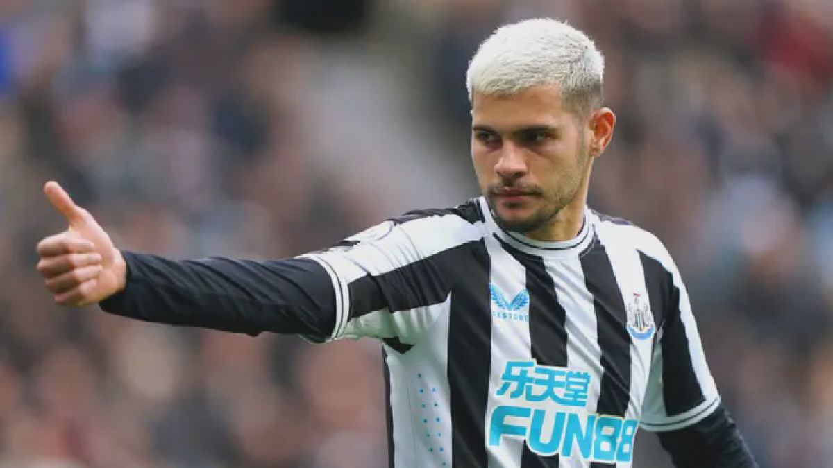 Newcastle United Kalahkan Wolves 2-1 dan Salip Liverpool di Klasemen