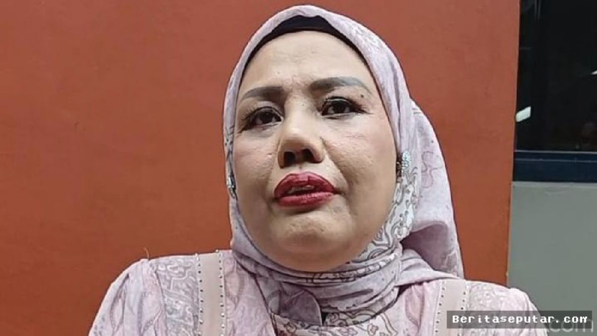 Elly Sugigi Jalani Operasi Plastik di Jakarta, Fokus pada Hidung dan Mata