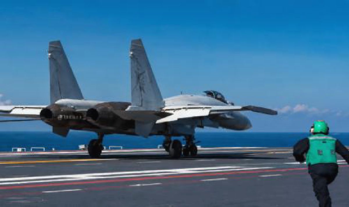 Kapal Induk Fujian Luncurkan J-15T Bawa Empat Rudal Antikapal