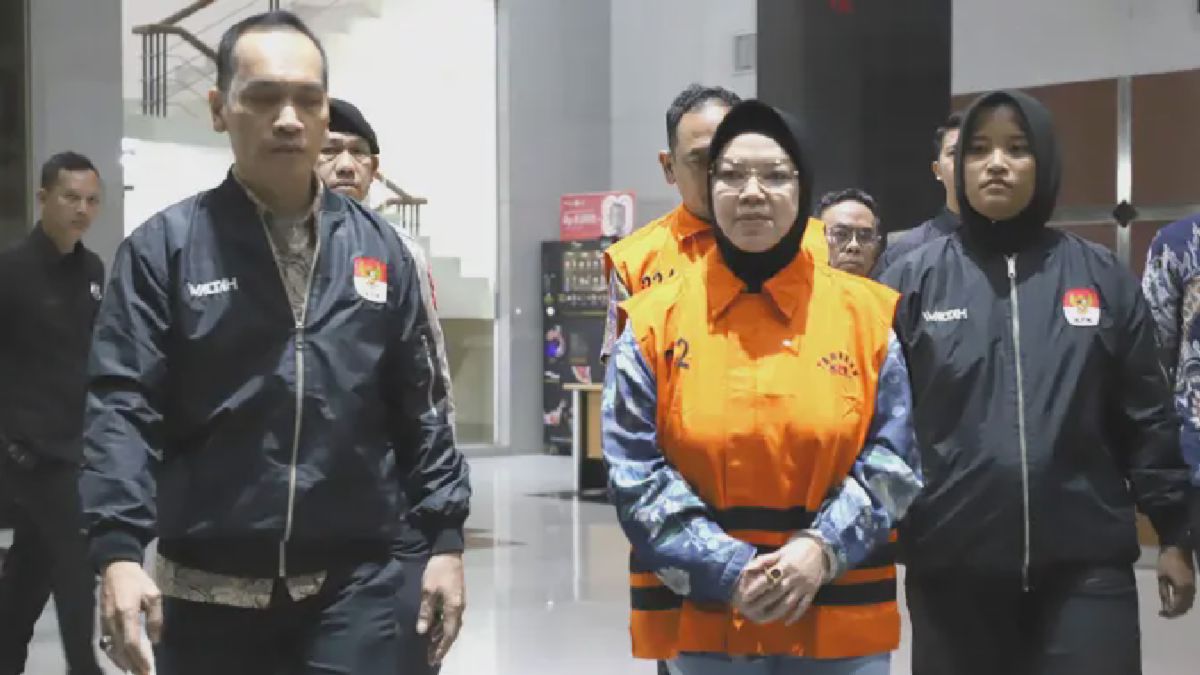 Bupati Sukoharjo Etik Suryani Ditahan KPK Usai Operasi Tangkap Tangan