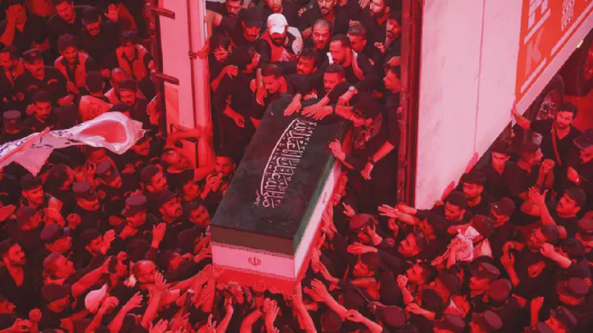 KARBALA — Jutaan pelayat membanjiri kota suci Karbala, Irak, pada Kamis (9/7/2026)