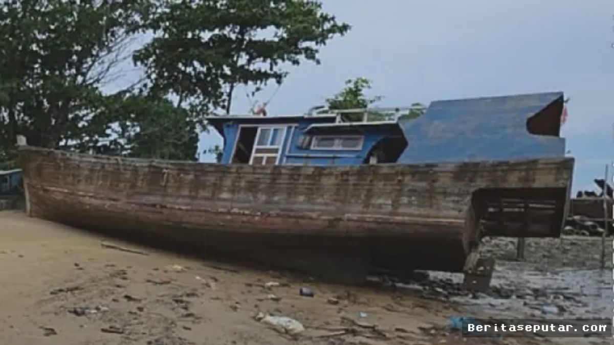 TNI AL Bangka Belitung Amankan Kapal KM JOI I di Tanjung Tuing