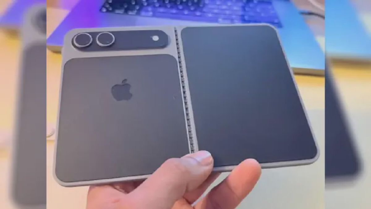 Dummy iPhone Fold Muncul, Megawati Ziarah ke TMP Seroja Dili