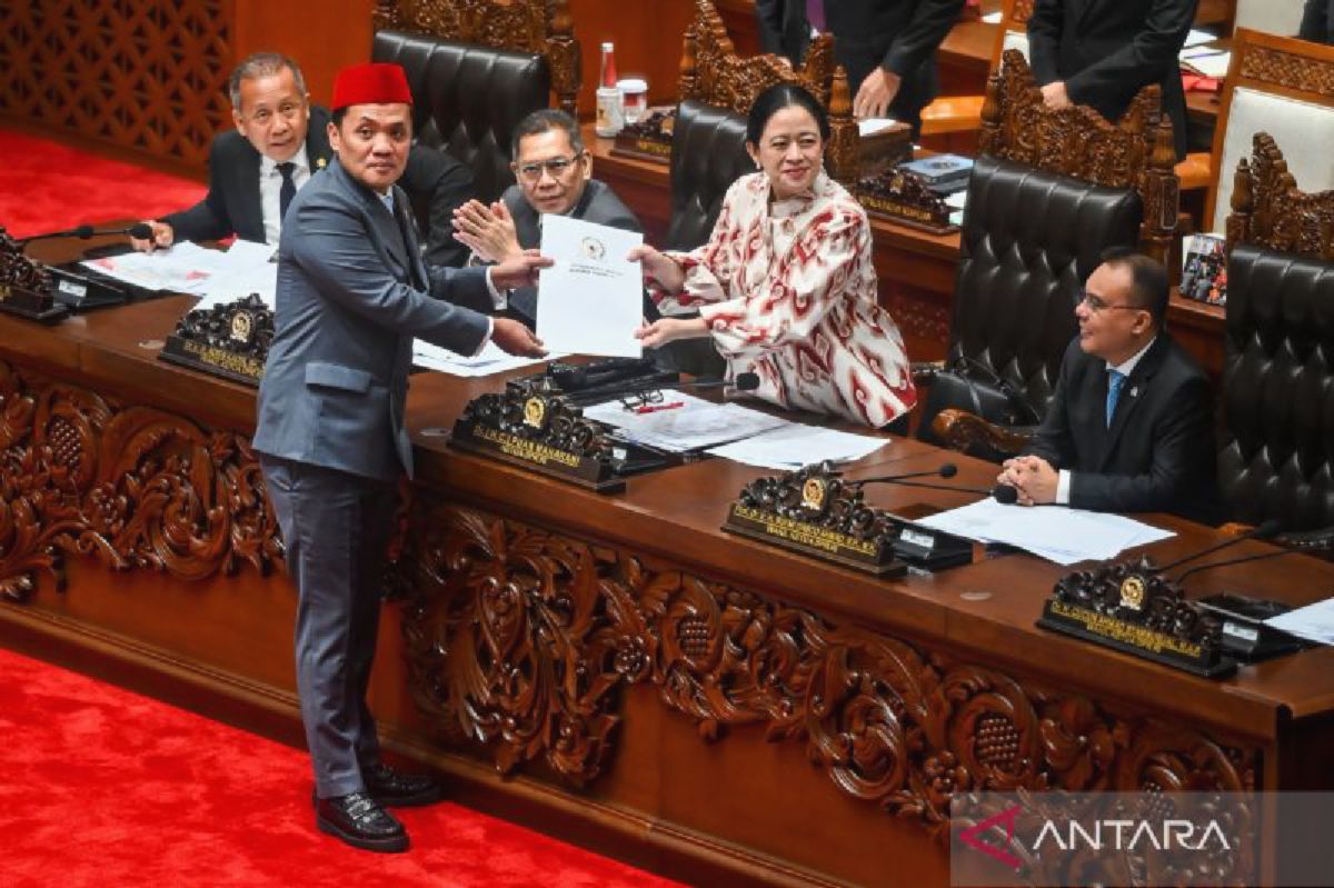 DPR Resmi Sahkan KUHAP Baru, Arsul Sani Siap Kawal di MK
