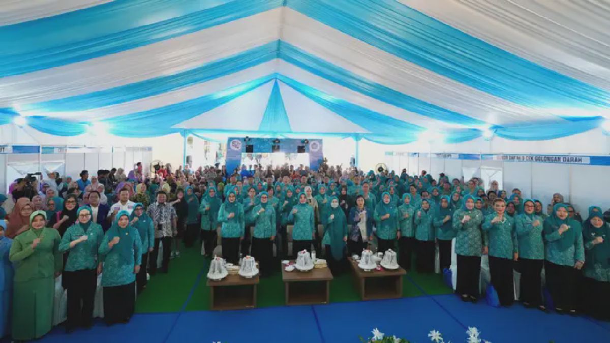 Tri Tito Buka Pameran UMKM, Cek Kesehatan, dan Pecahkan Rekor MURI