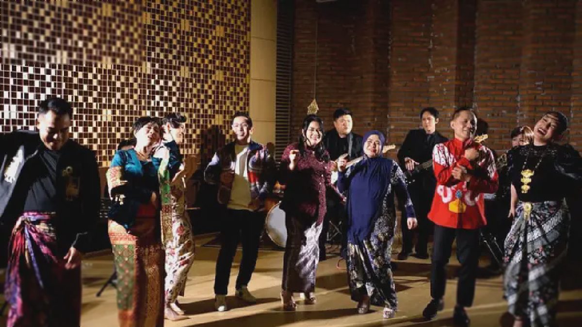 Sambut HUT ke-81, Dea Mirella dan Bemby Noor Rilis Single Pemersatu