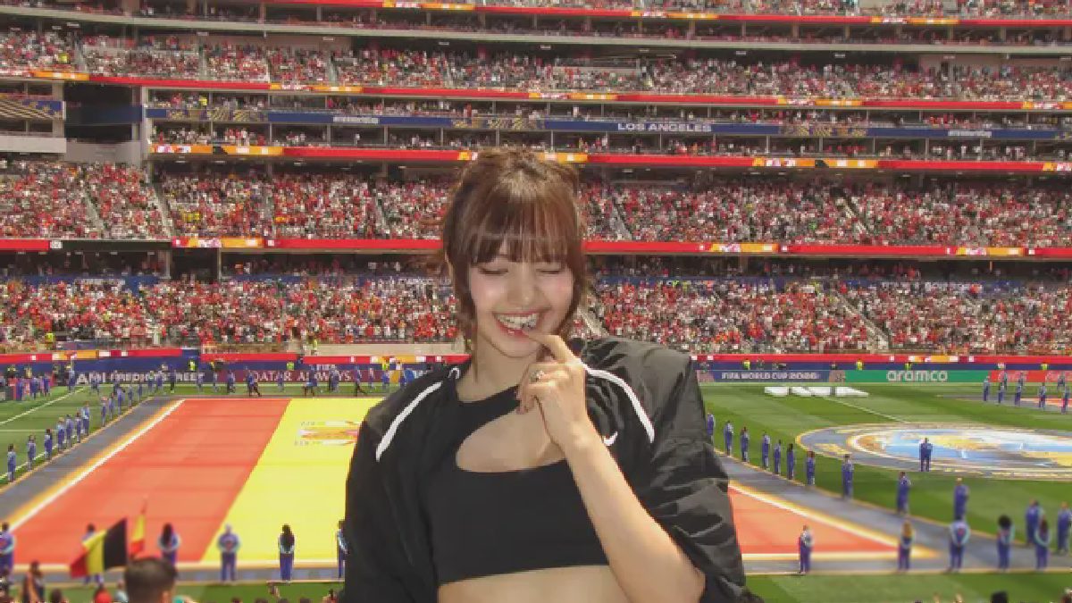 Lisa BLACKPINK Curi Perhatian di Piala Dunia 2026, Tas Cabai Rp42 Juta