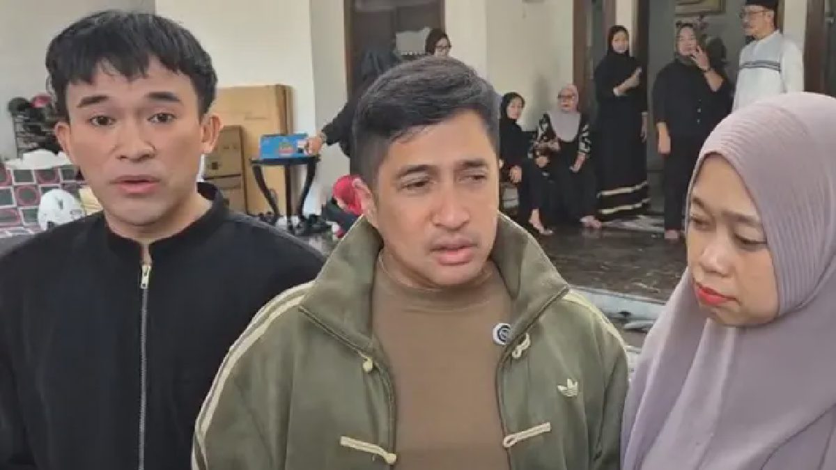 Irfan Hakim dan Anwar BAB, Hangat di Tengah Duka Vega Darwanti