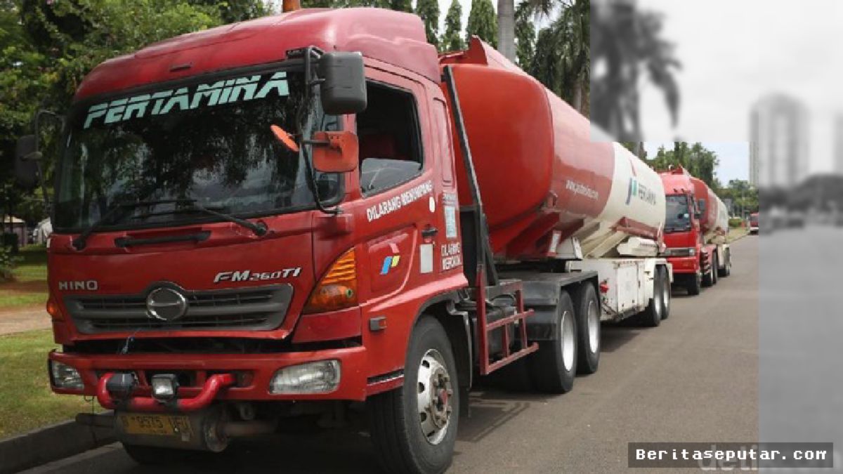 Awak Mobil Tangki Pertamina Merokok saat Bertugas, Langsung Dipecat
