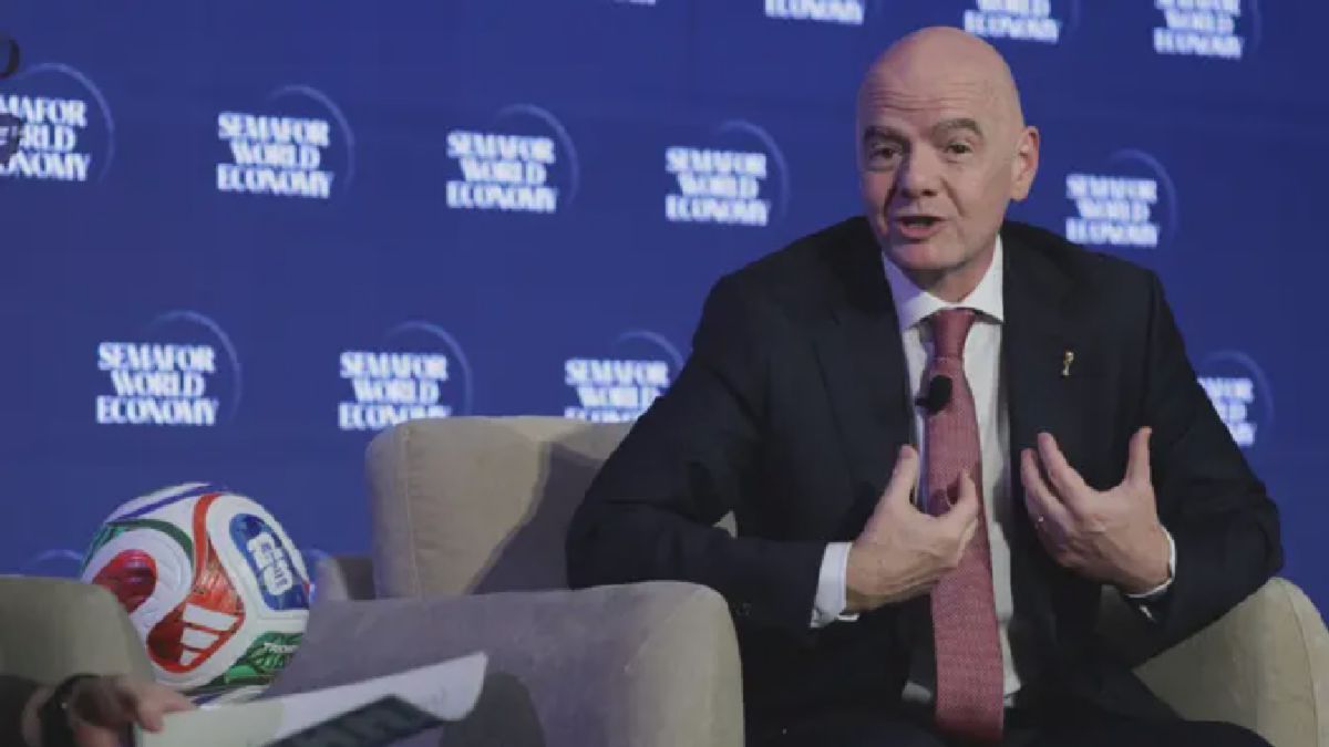 Presiden FIFA Gianni Infantino Hadiri KTT Ekonomi Dunia Semafor 2026