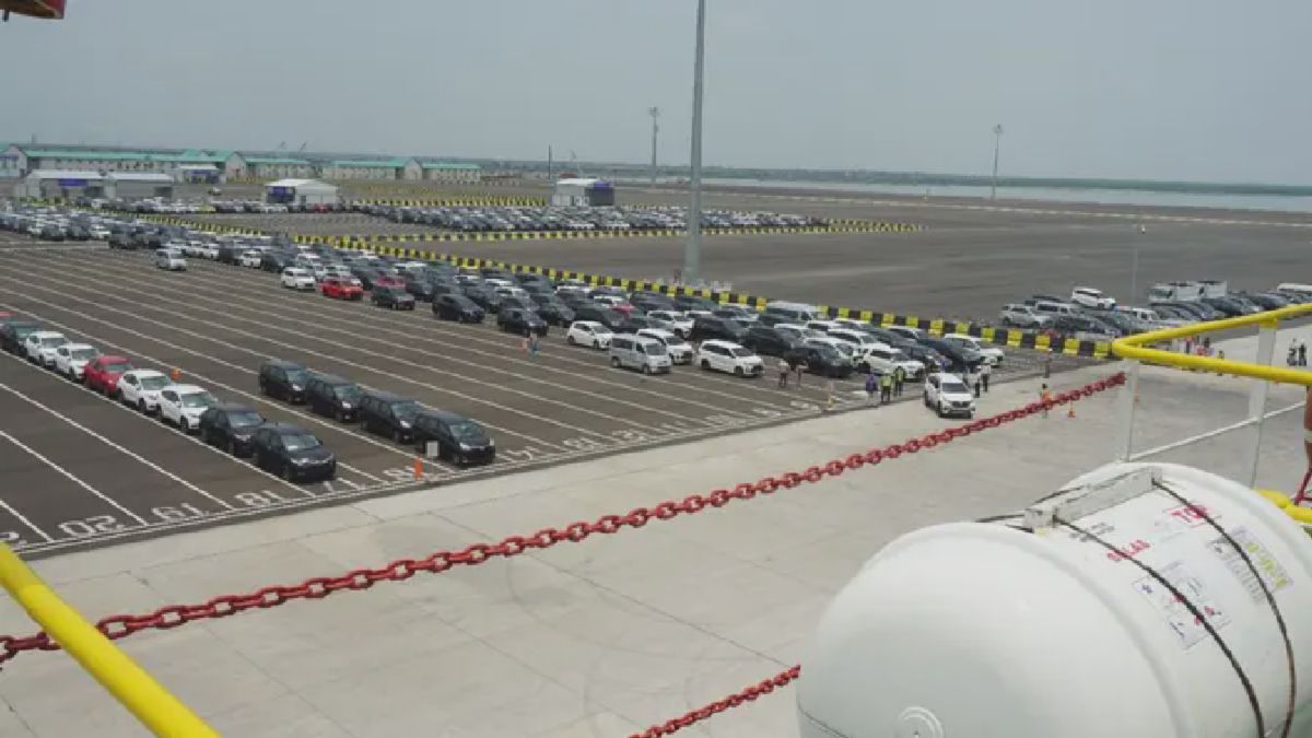 KM Serasi V Perdana Angkut 700 Mobil CBU dari Patimban ke Belawan