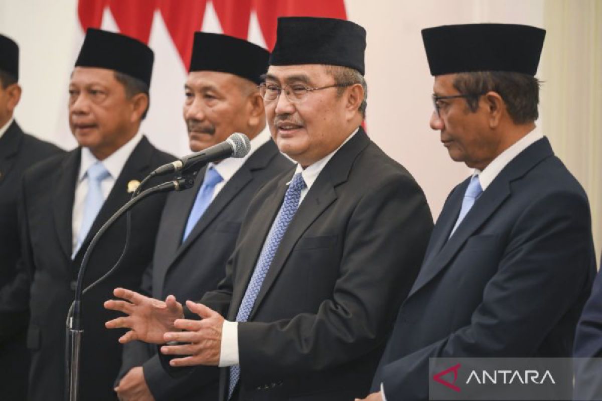 Presiden Prabowo Lantik Jimly Asshiddiqie Pimpin Reformasi Polri