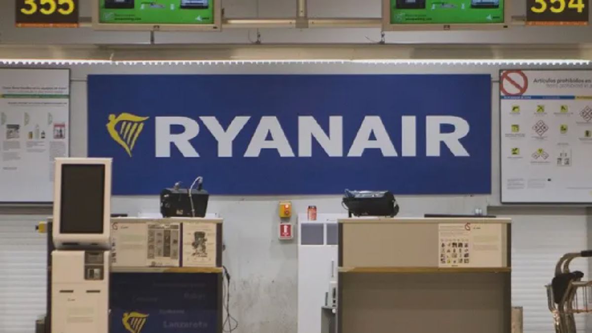 Penumpang Keluhkan Antrean Konter Layanan Ryanair di Madrid