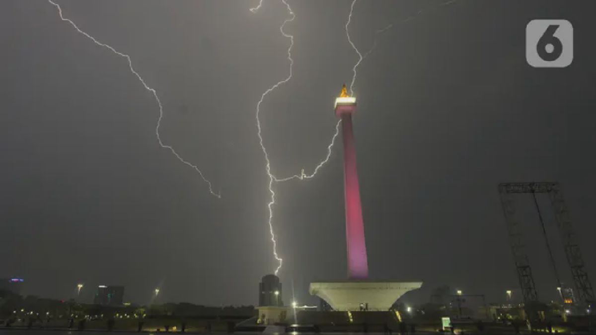 BMKG Ingatkan Waspada Hujan Petir di Jakarta Usai Sambaran di Monas