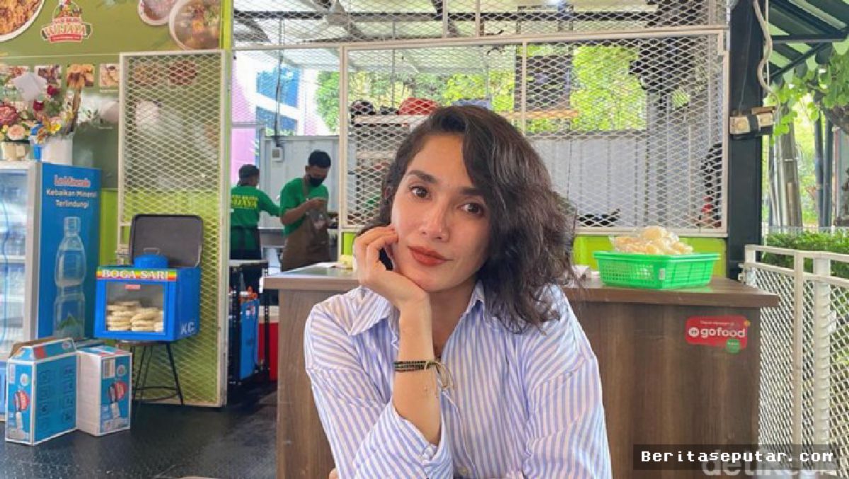 Ussy Sulistiawaty — Tutup Nasi Bejeg Wijaya, Kenang Perjuangan Manis